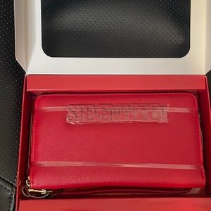 Steven Madden zippy wristlet wallet/clutch